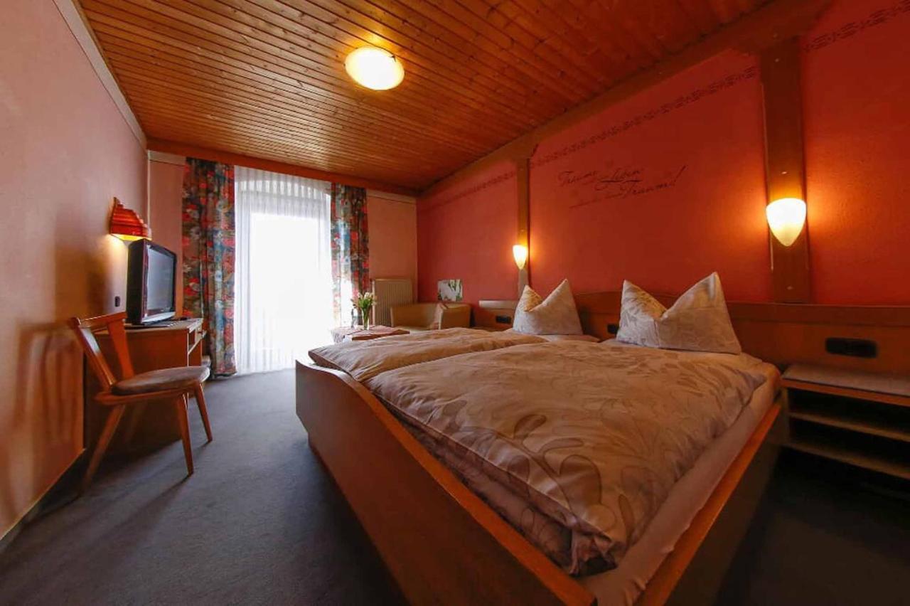Gasthof-Metzgerei-Pension Schierlitz Rimbach  Bagian luar foto